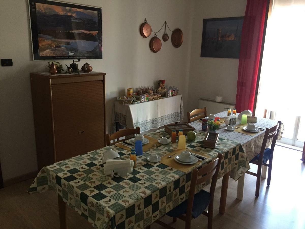 Spagna B&B Verona Bagian luar foto